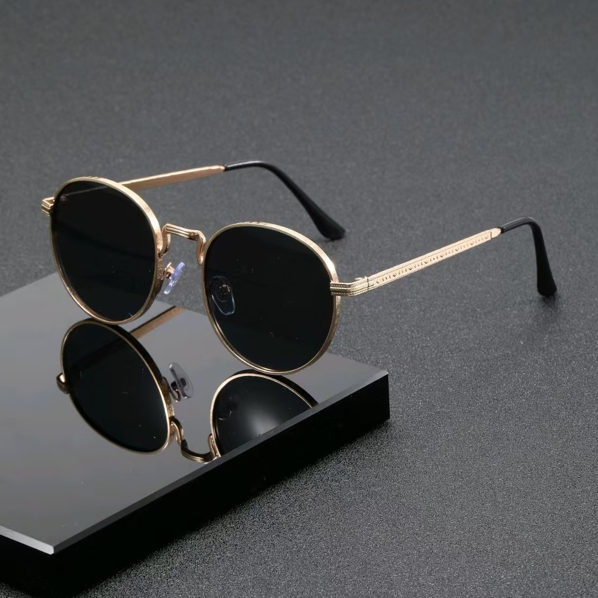 1PCS Retro Oval Narrow Frame S - Metal Photo Panel review and price
